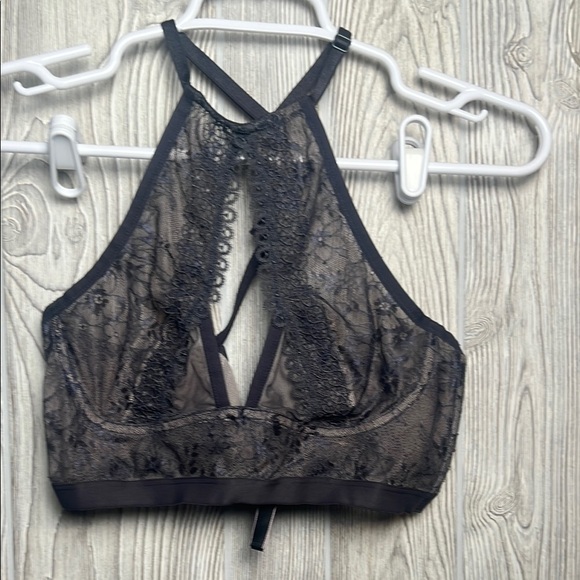 Victorias Secret Women’s Black Lace Halter Bralette Size Large - Picture 1 of 5
